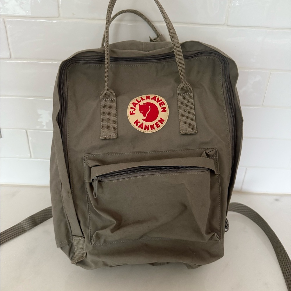 Fjallraven Kånken Gray Backpack - Picture 3 of 5